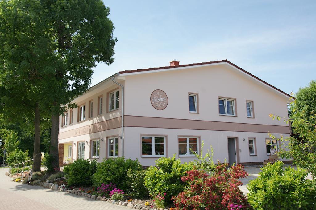 Cafe Und Pension Blohm Greifswald Extérieur photo