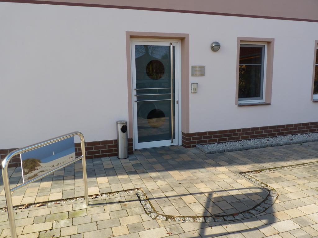 Cafe Und Pension Blohm Greifswald Extérieur photo