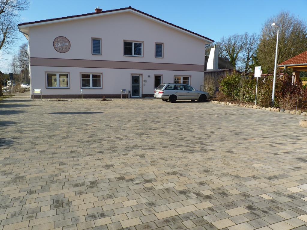 Cafe Und Pension Blohm Greifswald Extérieur photo