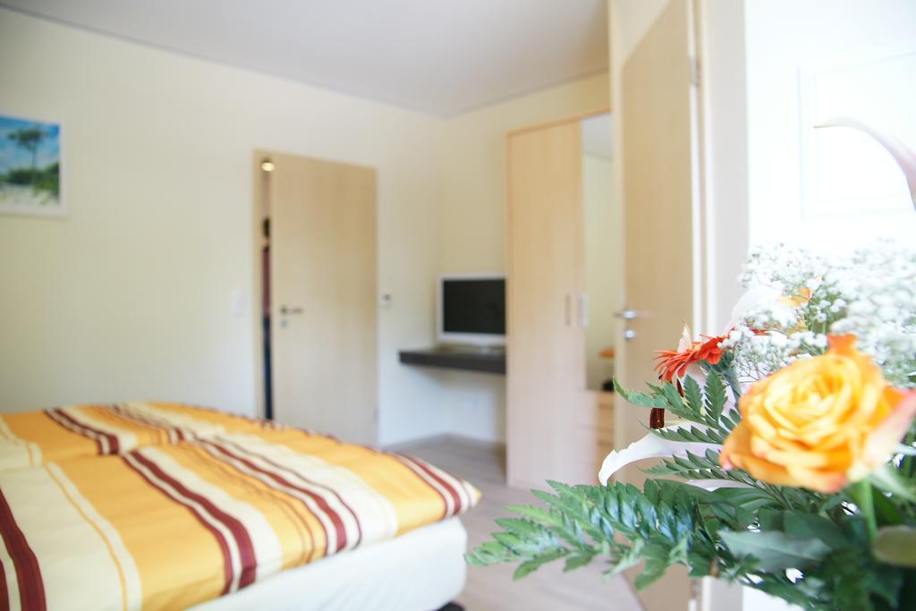 Cafe Und Pension Blohm Greifswald Chambre photo