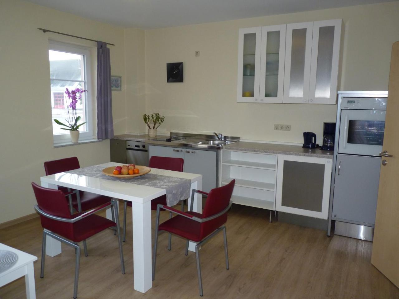 Cafe Und Pension Blohm Greifswald Extérieur photo