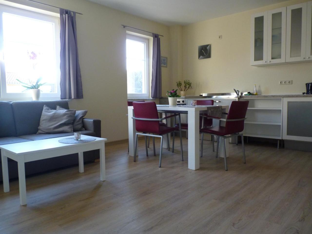 Cafe Und Pension Blohm Greifswald Extérieur photo