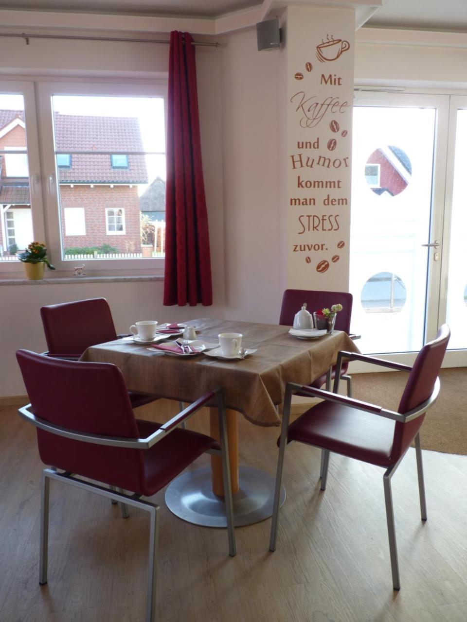 Cafe Und Pension Blohm Greifswald Extérieur photo